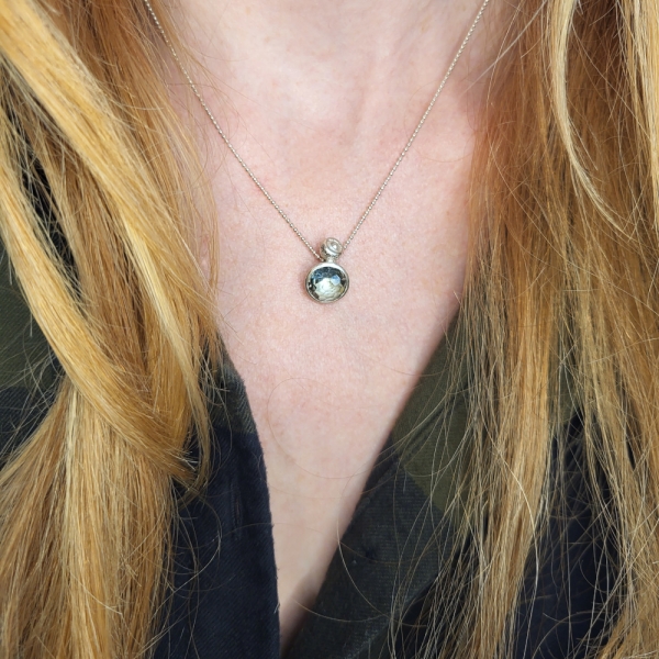 Kugelkette mit Eichelkapsel und Prasiolith